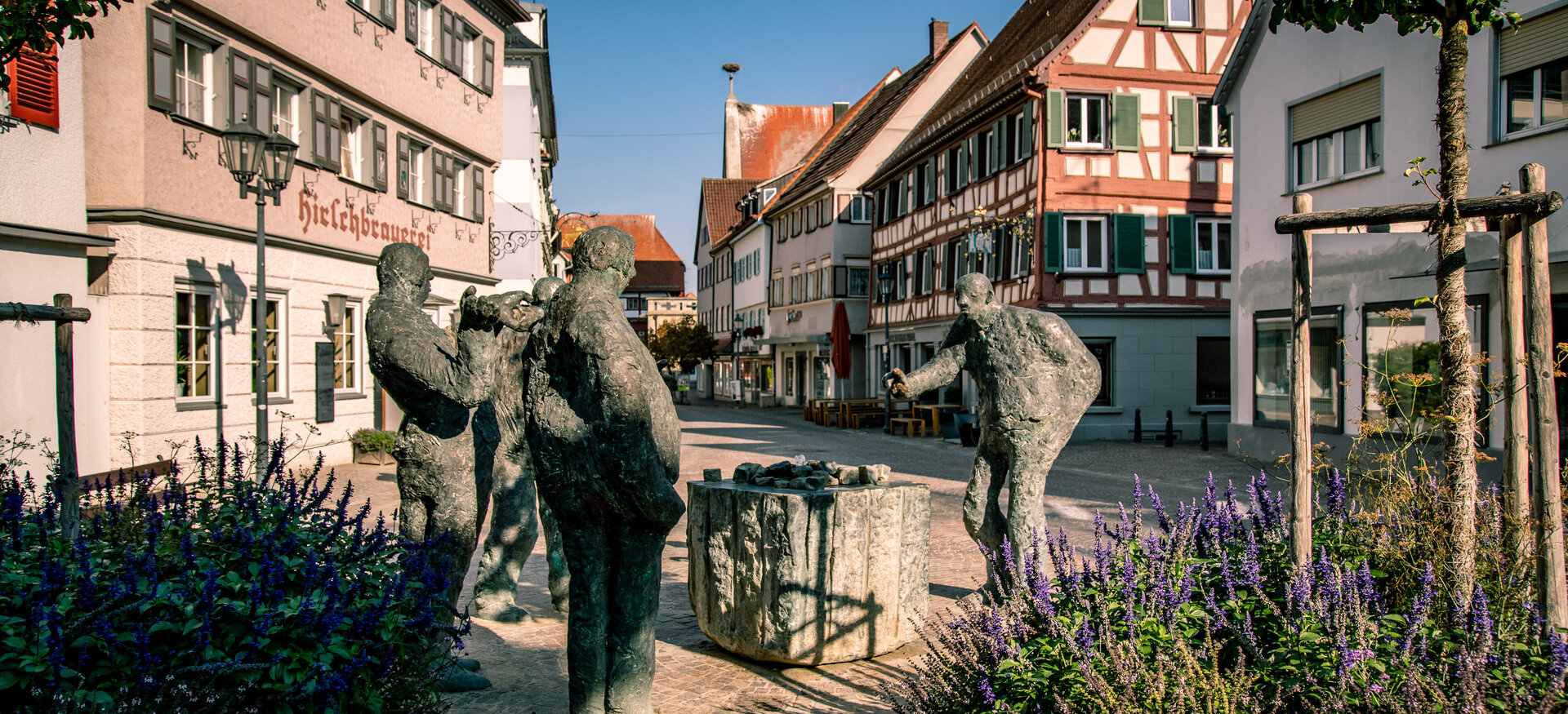 Stadtansicht Bad Saulgau in die Hauptstraße vom Luegebrunnen aus gesehen.
